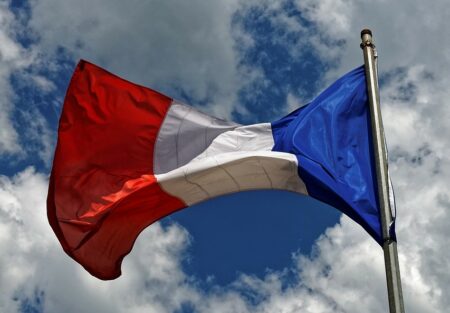 France Seeks Solar-Hydrogen Power Units