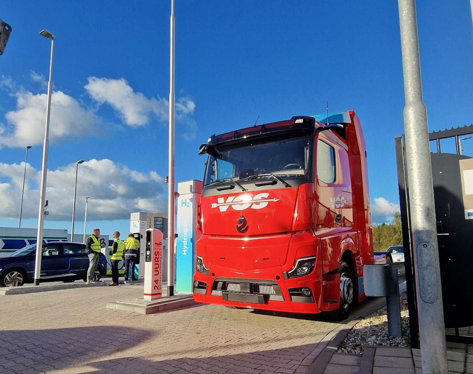 Dutch Govt Funds New Hydrogen Truck Initiative: 10 Hydrogen Trucks to Be Built