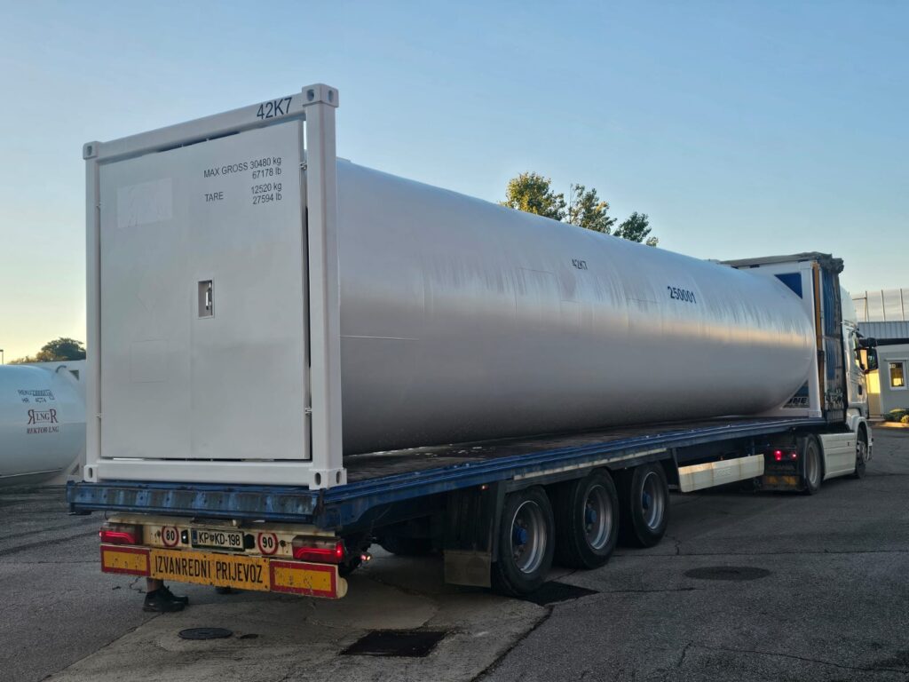 The 40-Foot Fortresses Powering the Global Supply Chain The 40-Foot Fortresses Powering the Global Supply Chain