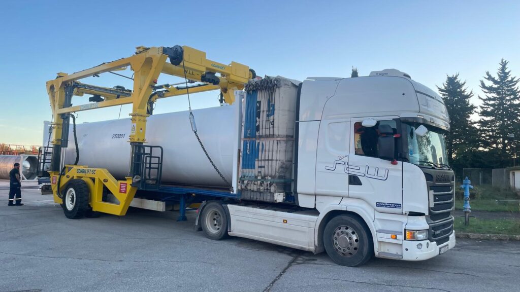 The 40-Foot Fortresses Powering the Global Supply Chain The 40-Foot Fortresses Powering the Global Supply Chain