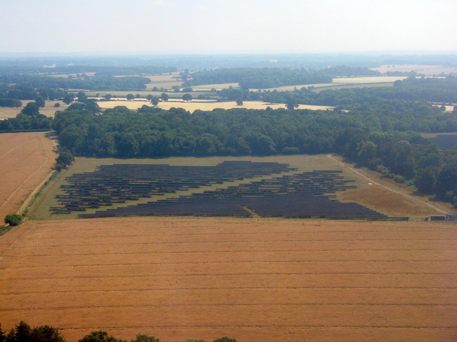 Green Hill 500 MW solar approved on 854 ha of BMV land A solar farm in England