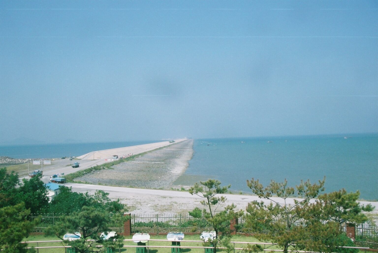 Hyundai’s 9tn won Saemangeum plan: 1tn is electrolysis The Saemangeum seawall in South Korea